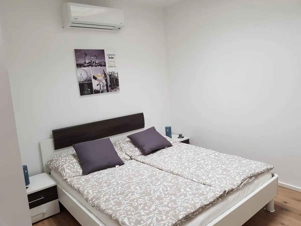 Wunderschones Apartment Vienna 0*,